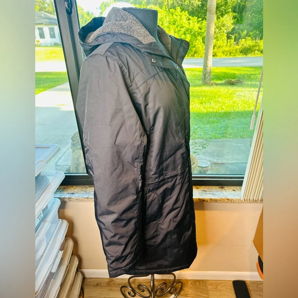 L.L. Bean Misses Winter Warmer Coat Black Size Large - Picture 6 of 15